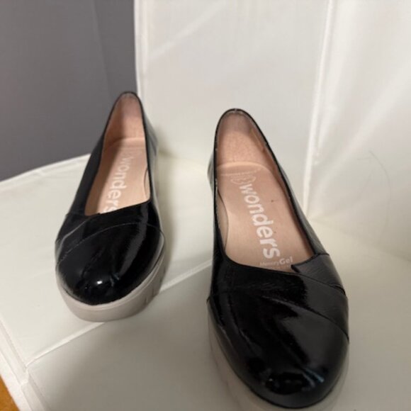 BLACK WONDERS SHOES - Picture 2 of 6